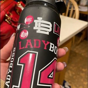 Like new, didn’t use ladyboss water bottle